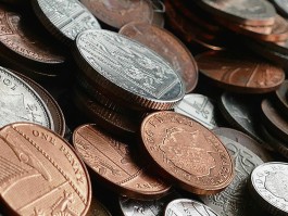 如何理解不同金属合金的价值差异？金与其他金属合金有何不同？